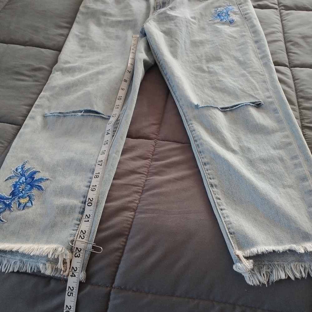 Ashley Mason  Crop Jeans light blue Sz 11 - Picture 4 of 9